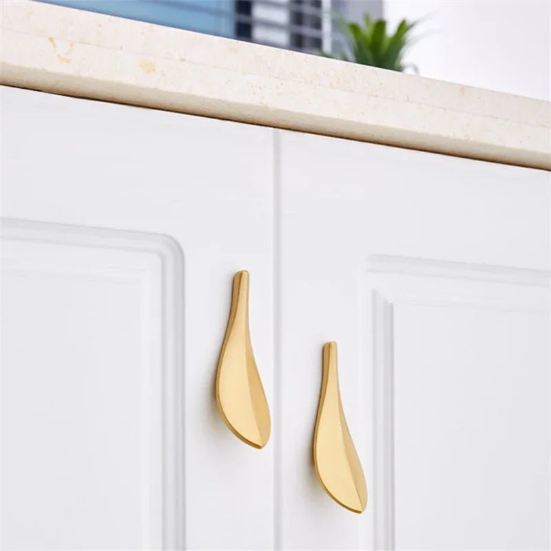 Golden Leaf Drawer Handles - Zinc Alloy Light Luxury Cabinet Knobs for Furniture