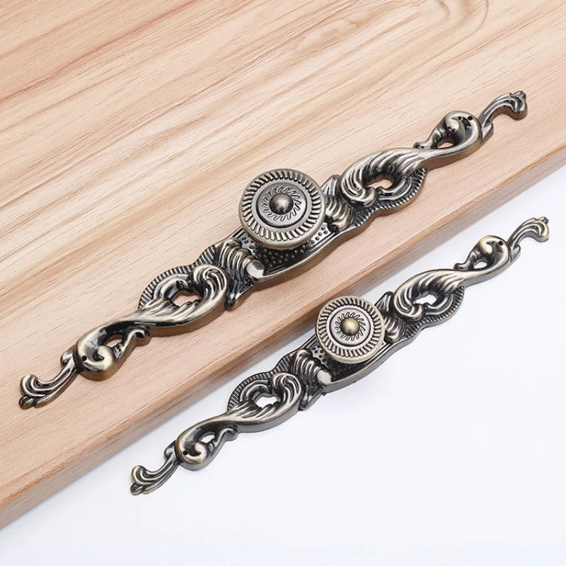 Antique Bronze Cabinet Handles - Vintage Zinc Alloy Drawer Pulls for Furniture